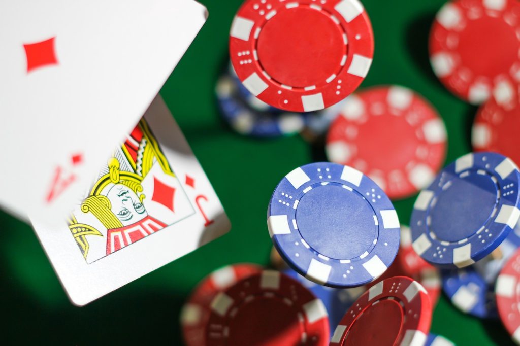 Cách chơi Poker cơ bản giúp tân thủ dành chiến thắng