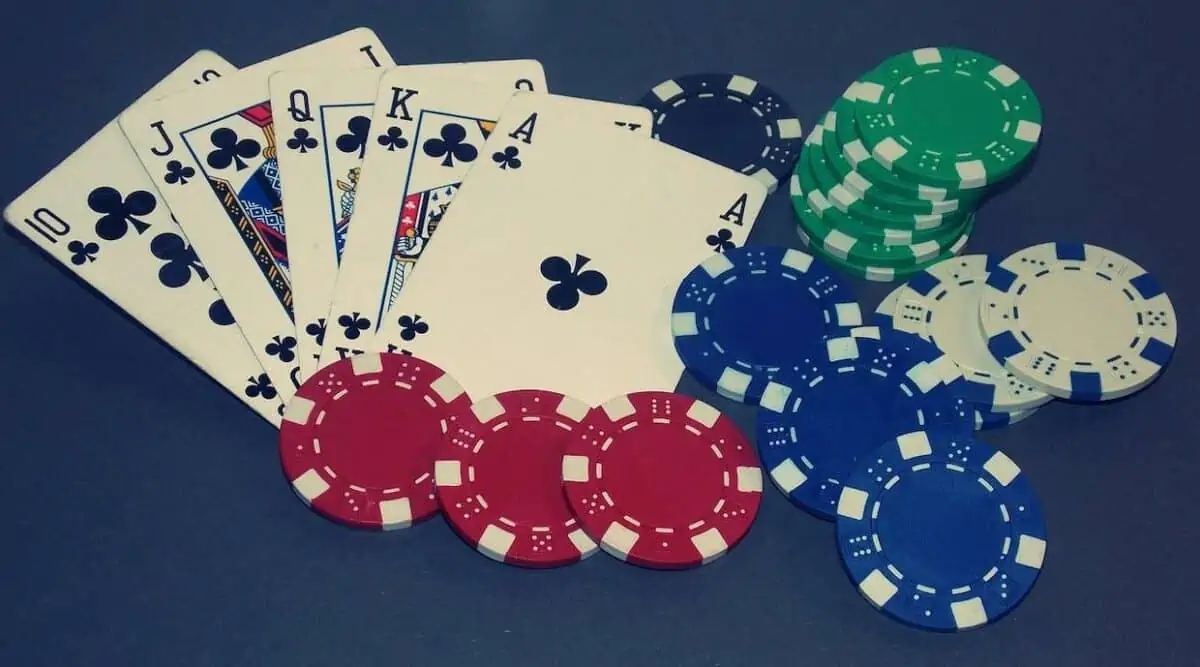 Cách chơi Poker cơ bản giúp tân thủ dành chiến thắng